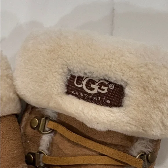 UGG Tan Shearling Lace-Up Gloves - Picture 3 of 5